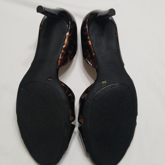 Alex Marie Pump - Picture 7 of 8